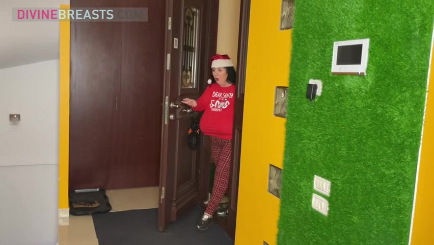 Natalie Busty Santa Claus