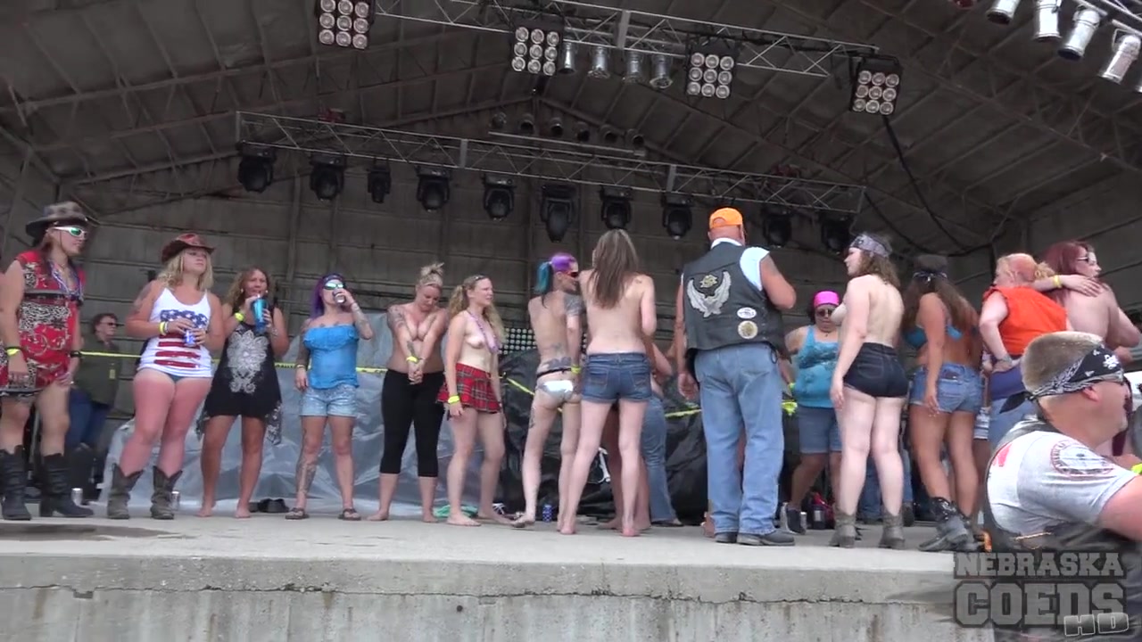 Huge Amateur Wet T Contest At Abate Of Iowa 2016 - NebraskaCoeds