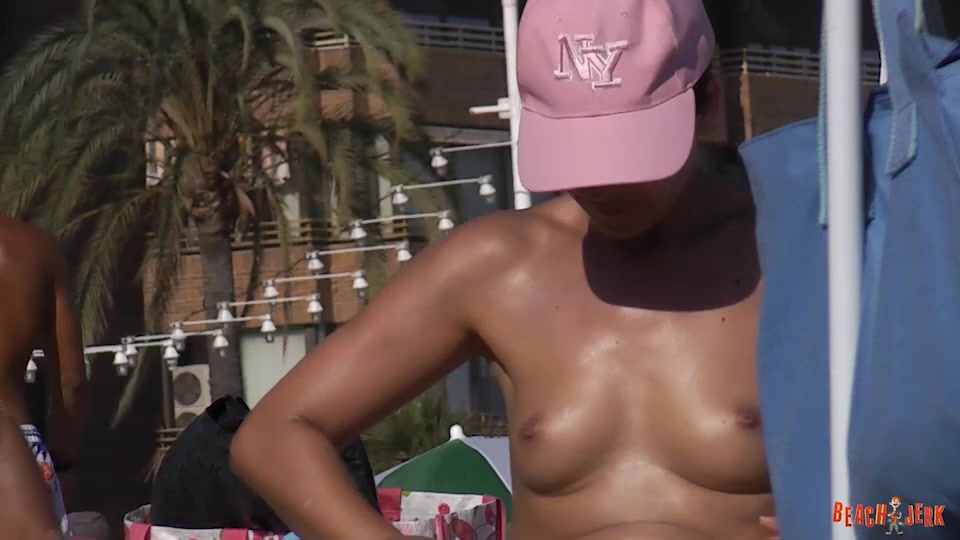MILF meet up - BeachJerk