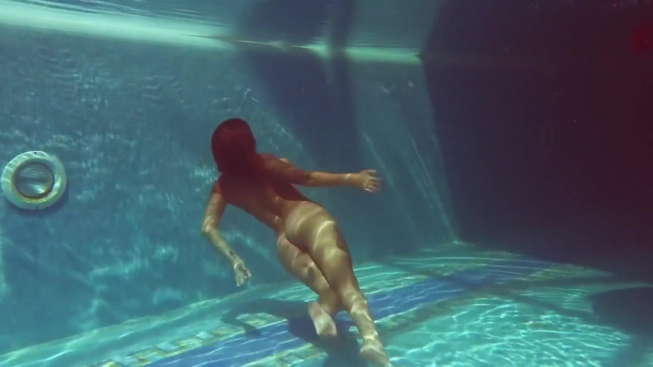 Heidi Van Horny In Slight Pussy Rubbing By On Poolside