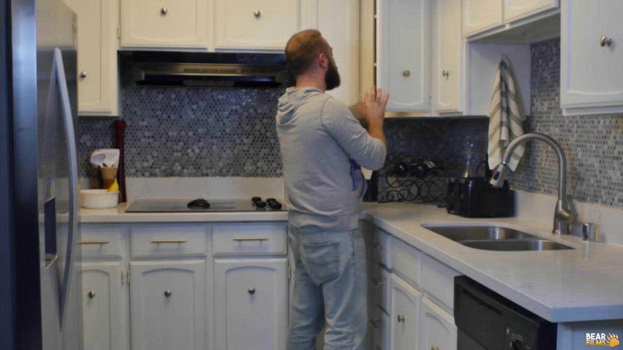 Brad Kalvo and Kosher Pig - Feed the Pig - BearFilms