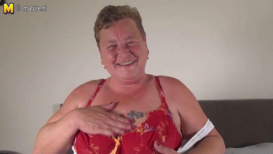 Dutch Bbw Playing With Her Shaved Pussy - MatureNL
