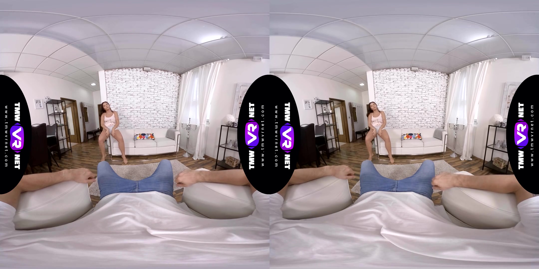 Naughty Bee in Horny in the Morning - TmwVRNet