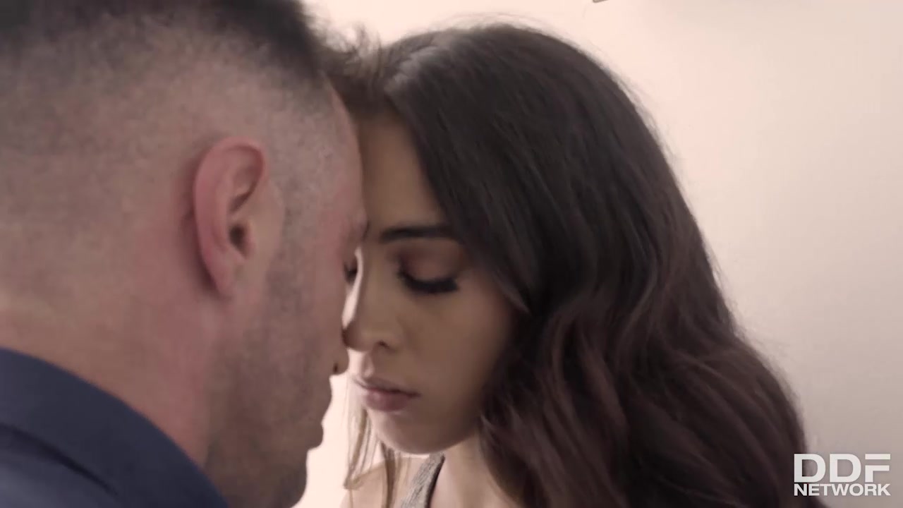 She Can't Wait To Get Laid - PornWorld