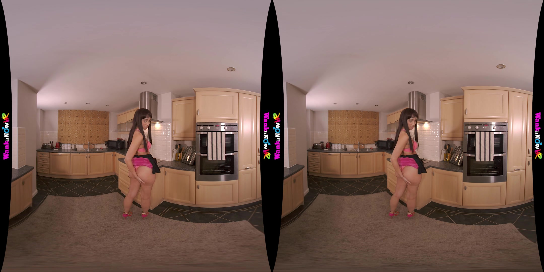 Heating Up featuring Tracy Rose - WankitNowVR
