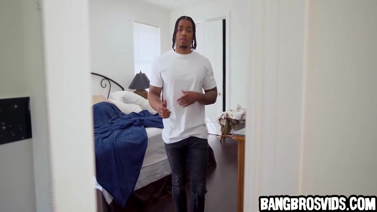 Fucking His Hot 18yo Roomate 5 Min