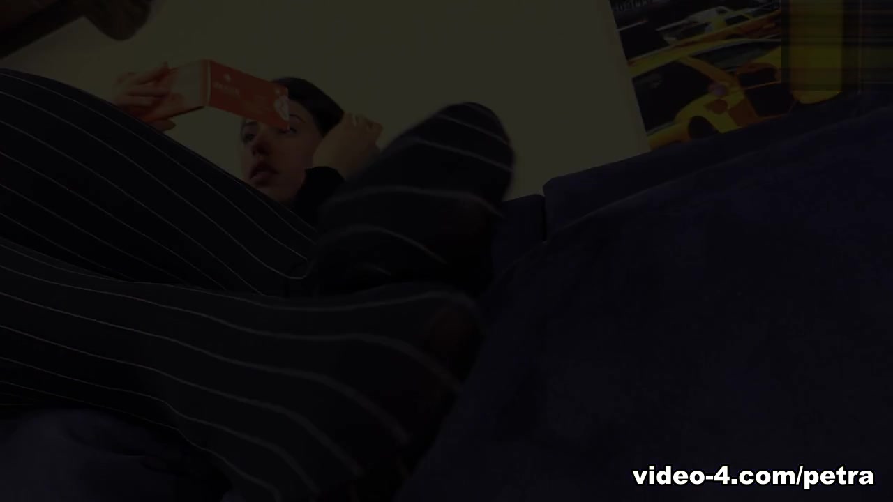 PetraFeet Video: Collant Gessati