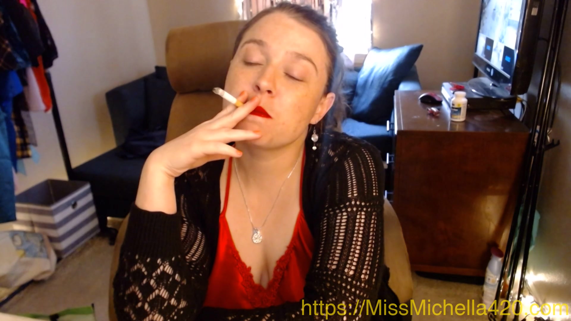 I Could A Better Orgasm From This Battery Than I Could Ever Get From You Little Shrimp Boy - Missmichella420
