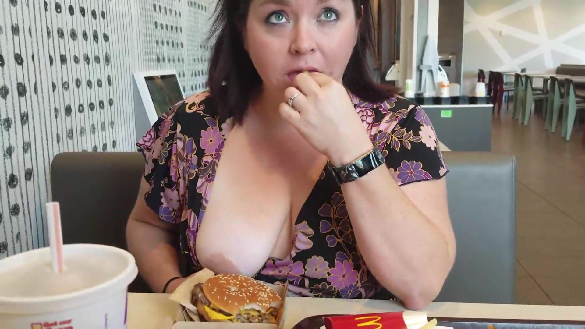 Exhibitionist - TacAmateurs