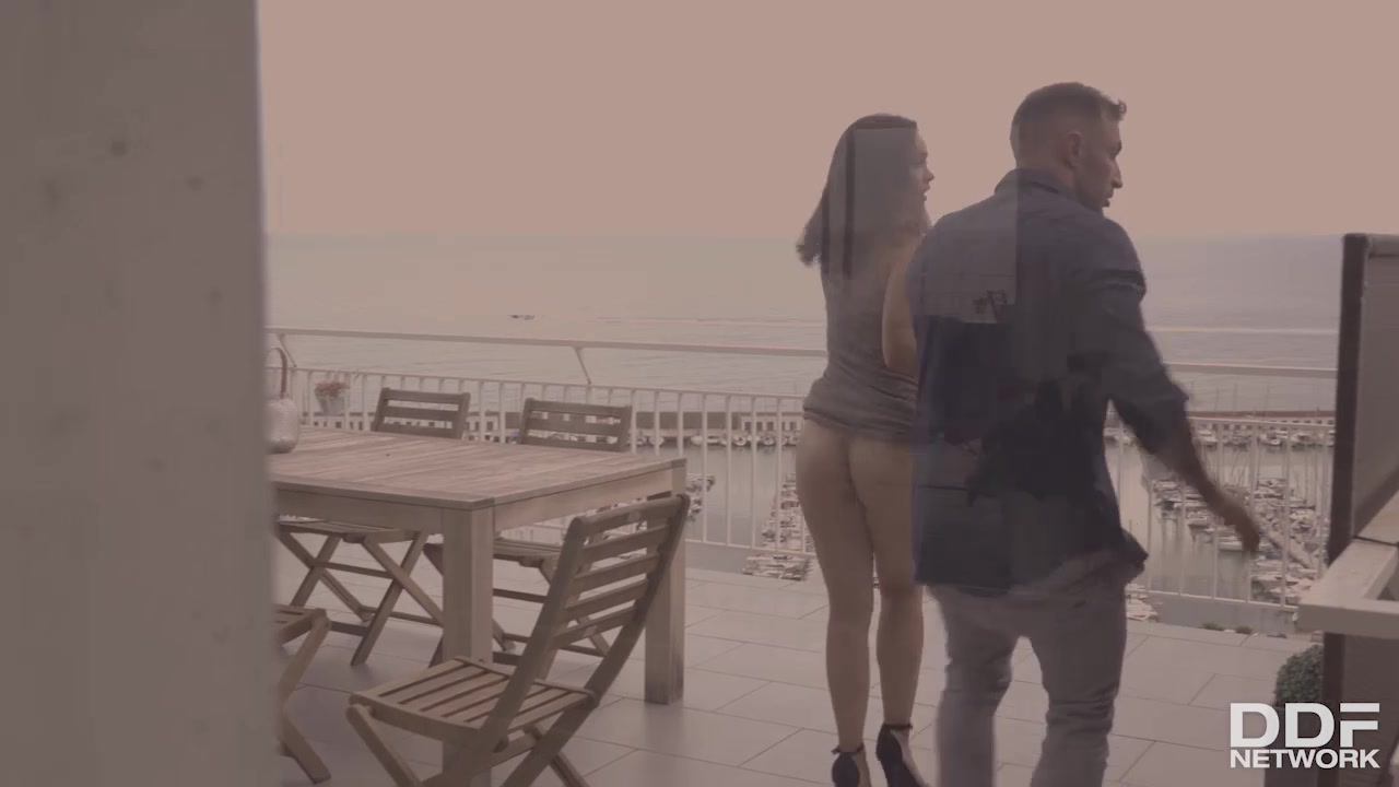 She Can't Wait To Get Laid - PornWorld