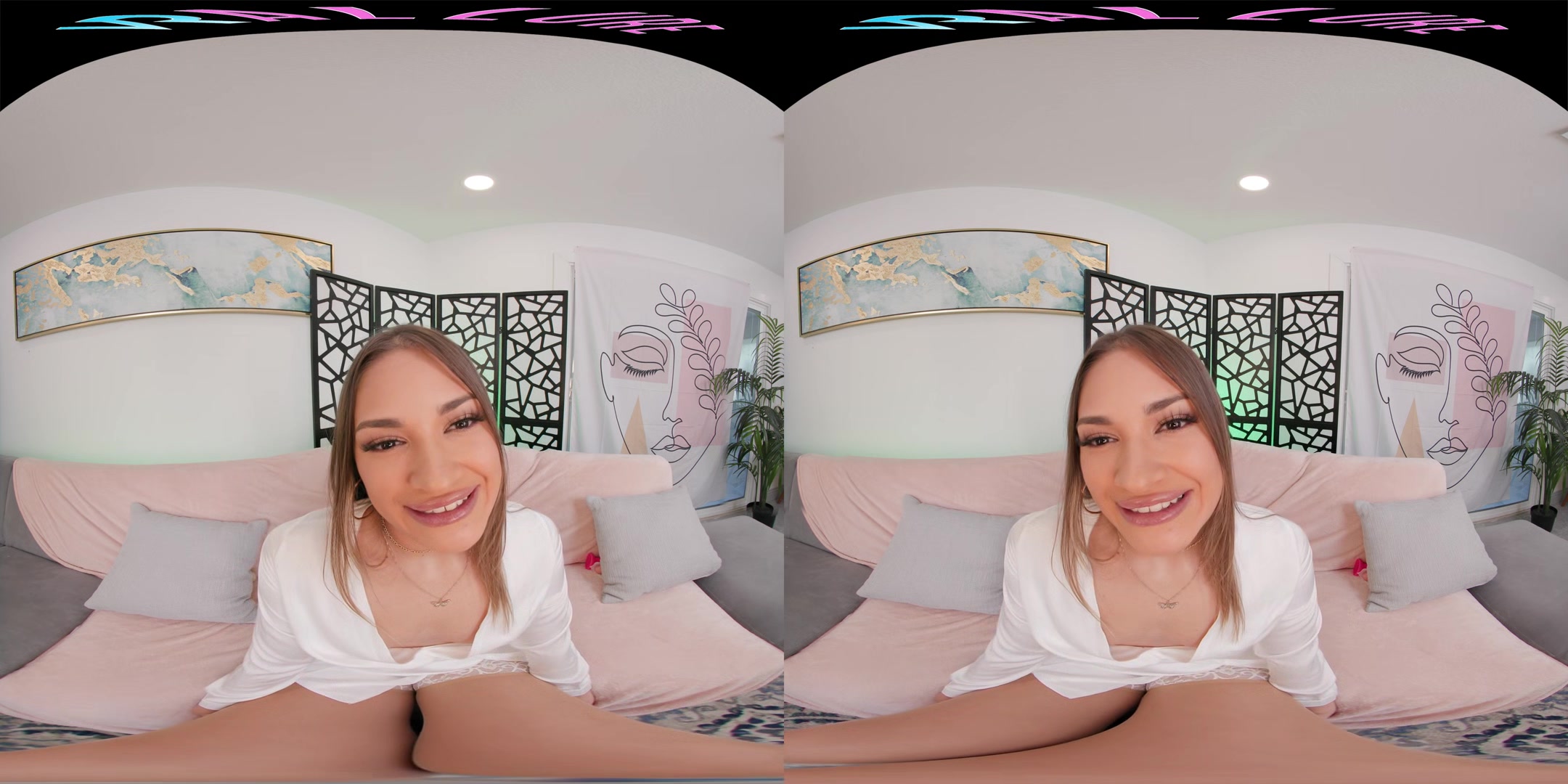 Hawaiian bombshell masturbates for you in virtual reality