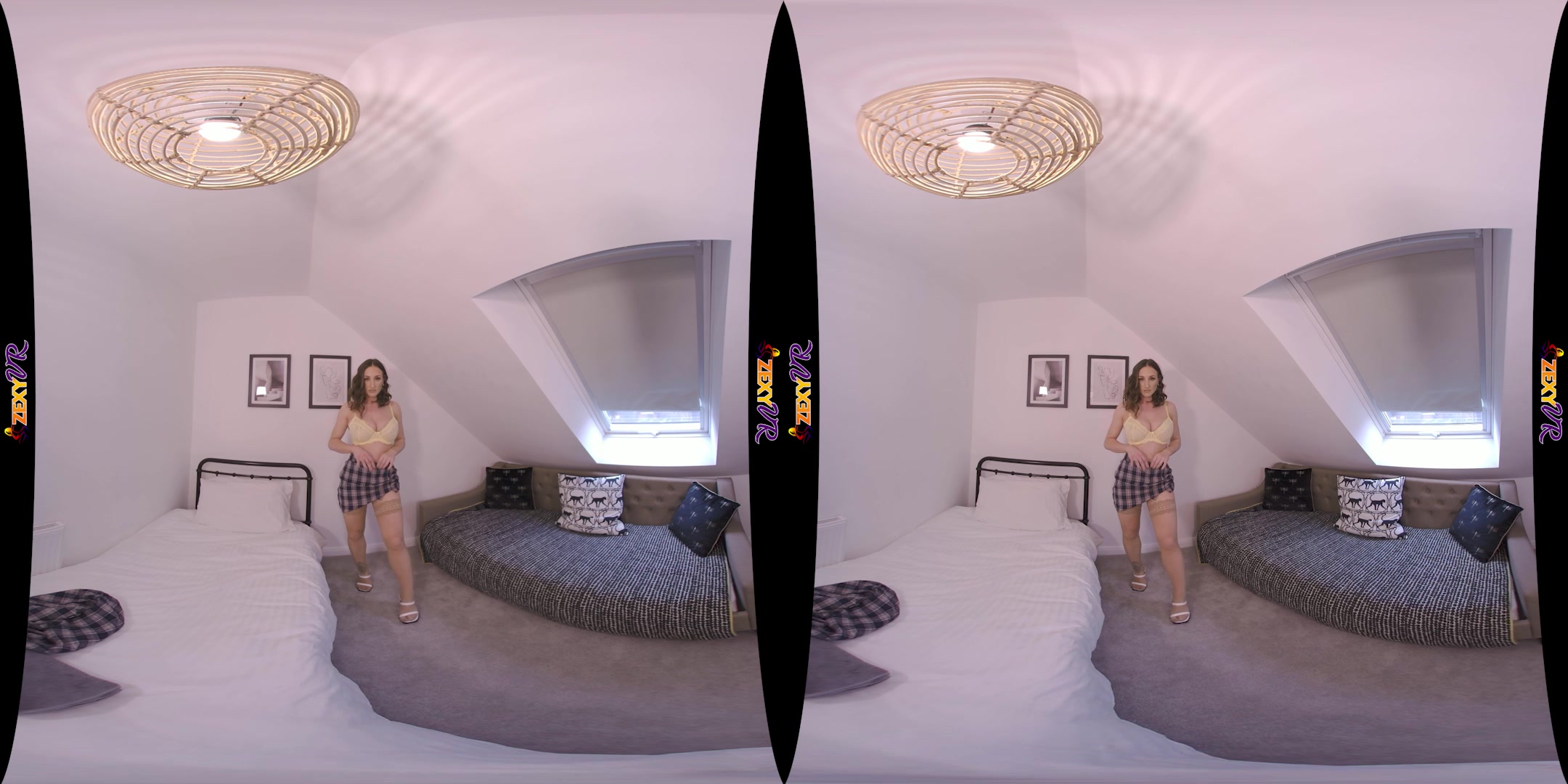 Sexy Striptease featuring Stacey Poole - ZexyVR