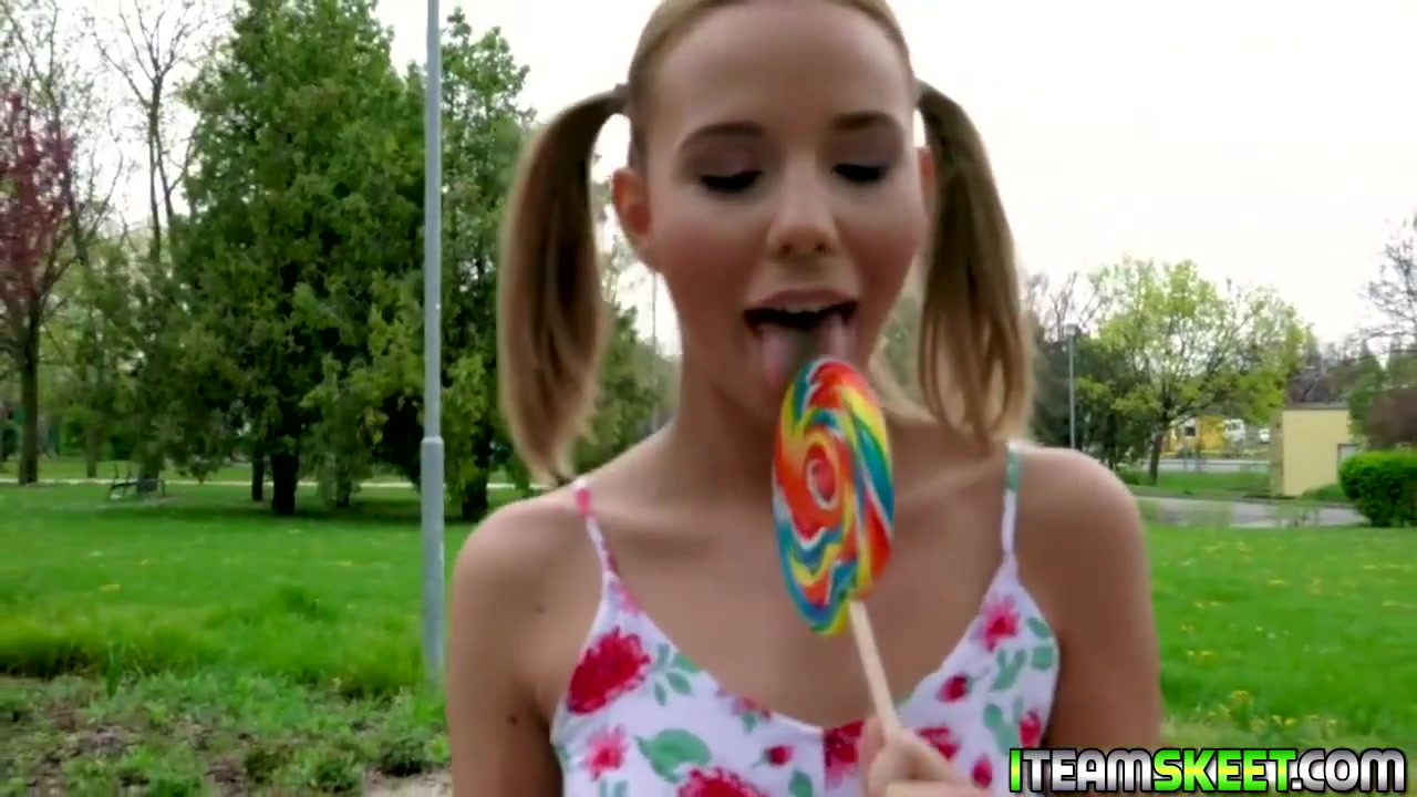 Petite teen 18+ Feeds Totti With Her Wet Twat And She Gets