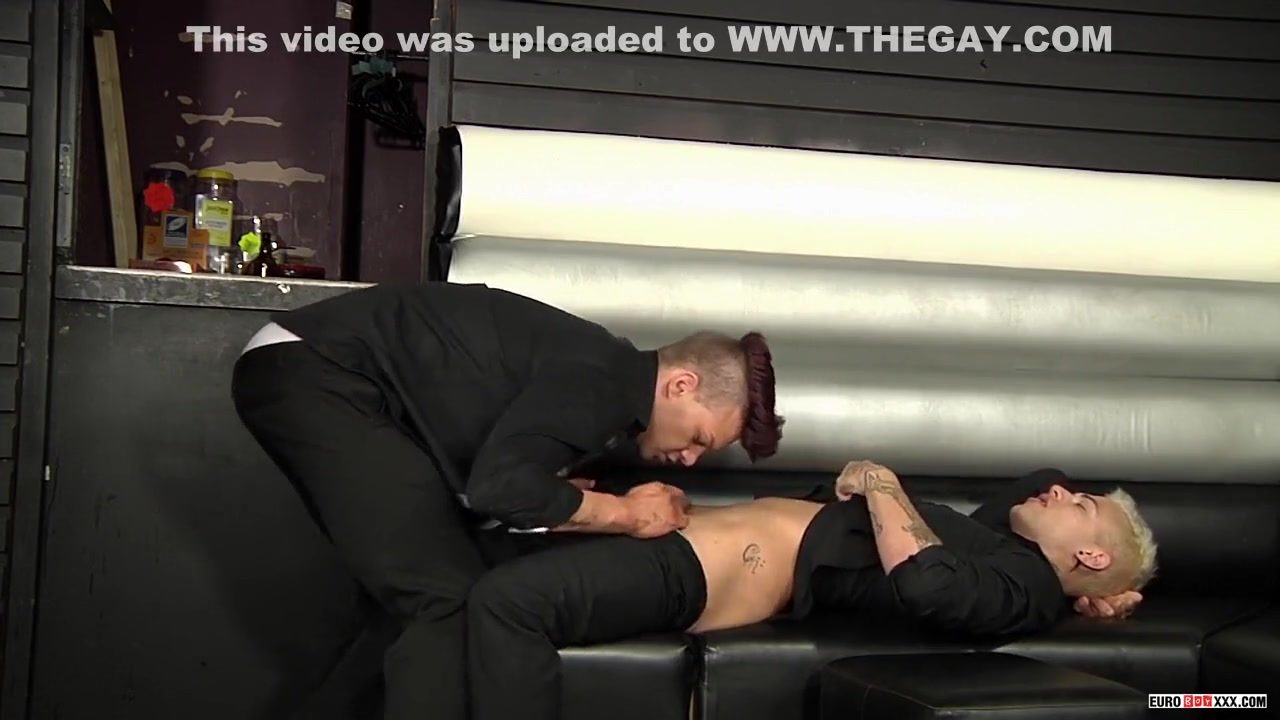 Anal Pounds Tattooed Twink At The Bar Japanese - Lee Will And Mickey Taylor