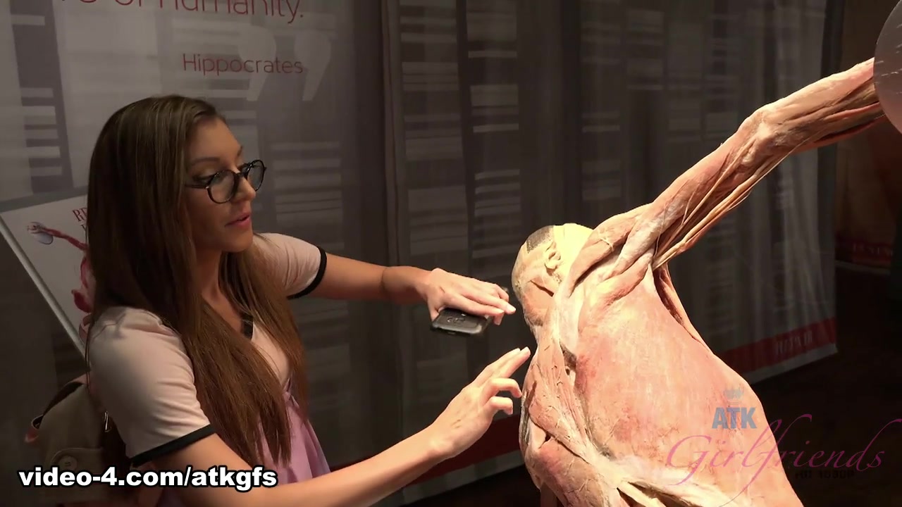 Moka Mora in Moka tells you everything she knows about bodies. - ATKGirlfriends