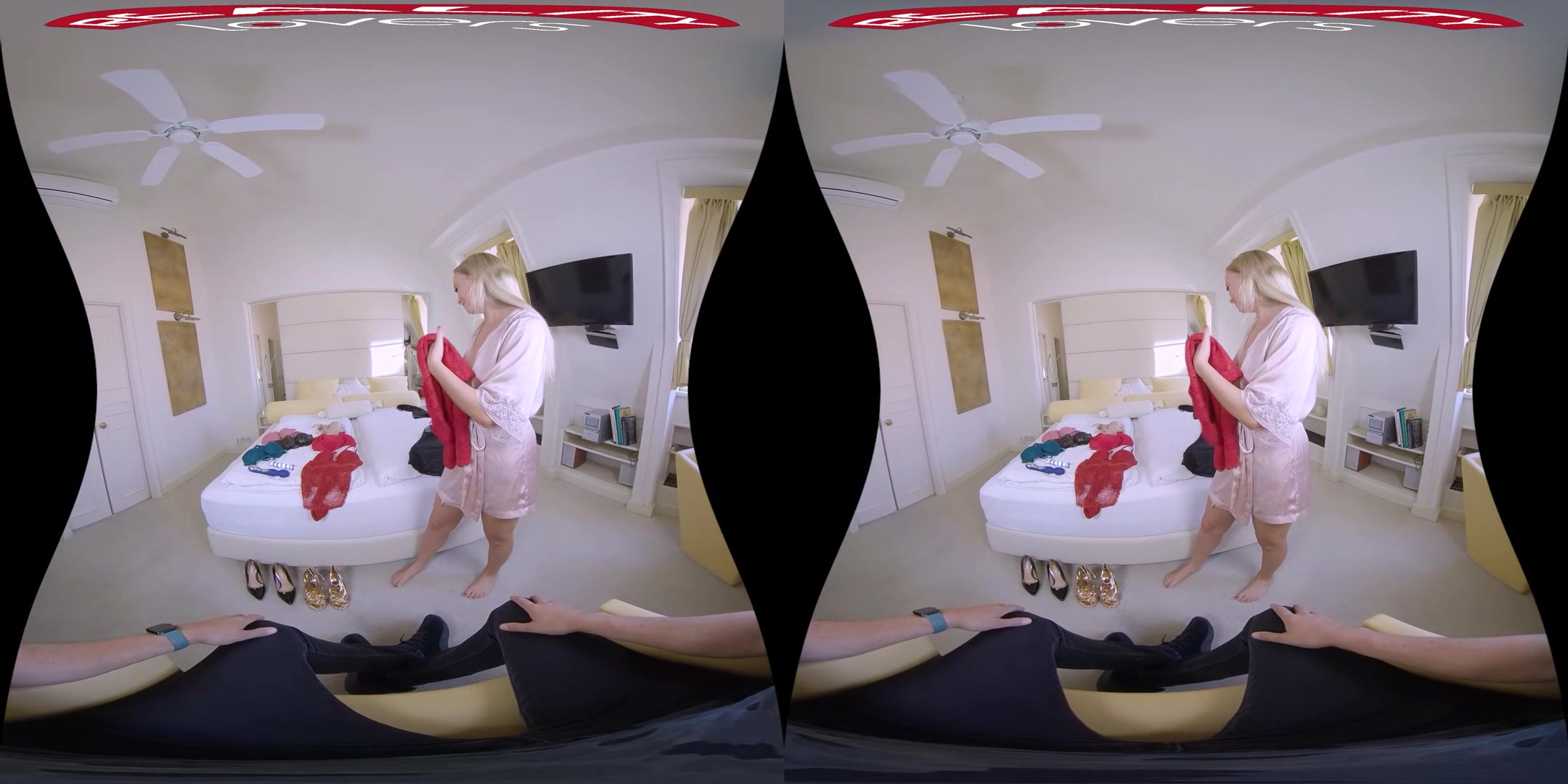 Playing with Victoria - RealityLovers
