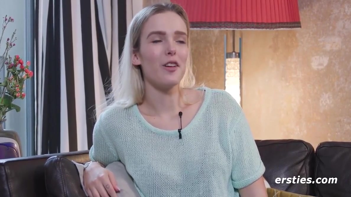 Die Blonde Sandy S Macht Es Sich Selbst Mit Einem G-punkt-dildo
