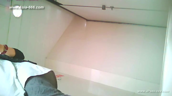 chinese girls go to toilet.61