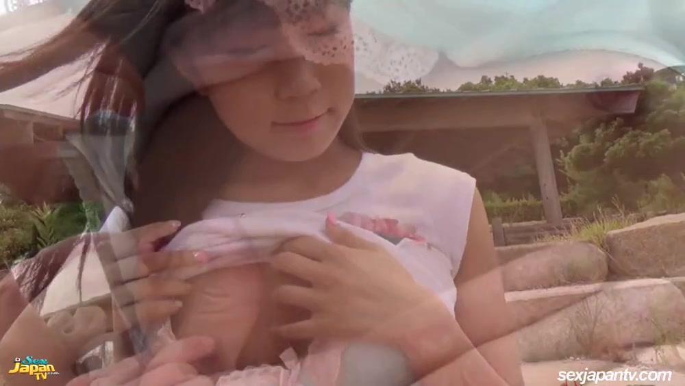 Windy Day, Wet Pussy - SexJapanTV