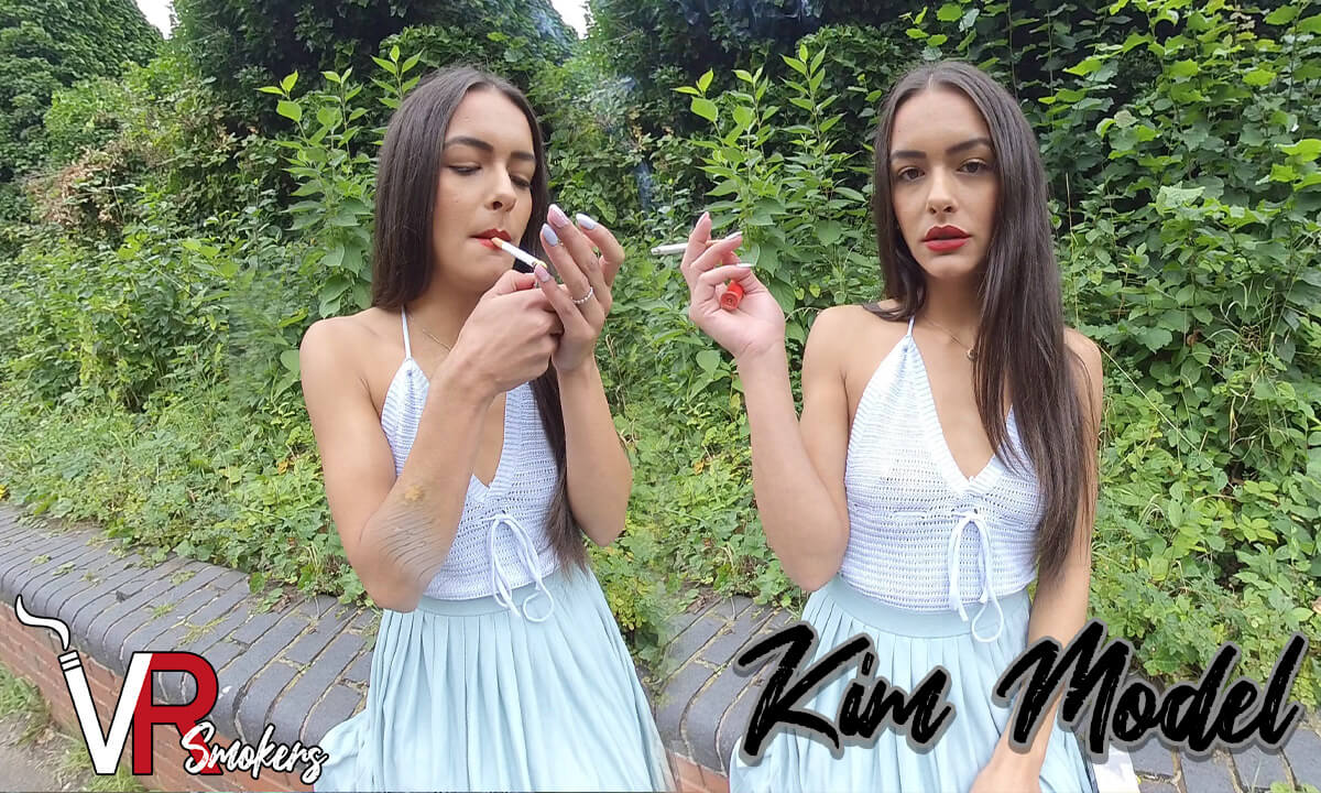 Kim Model - Knitted Top - VRSmokers