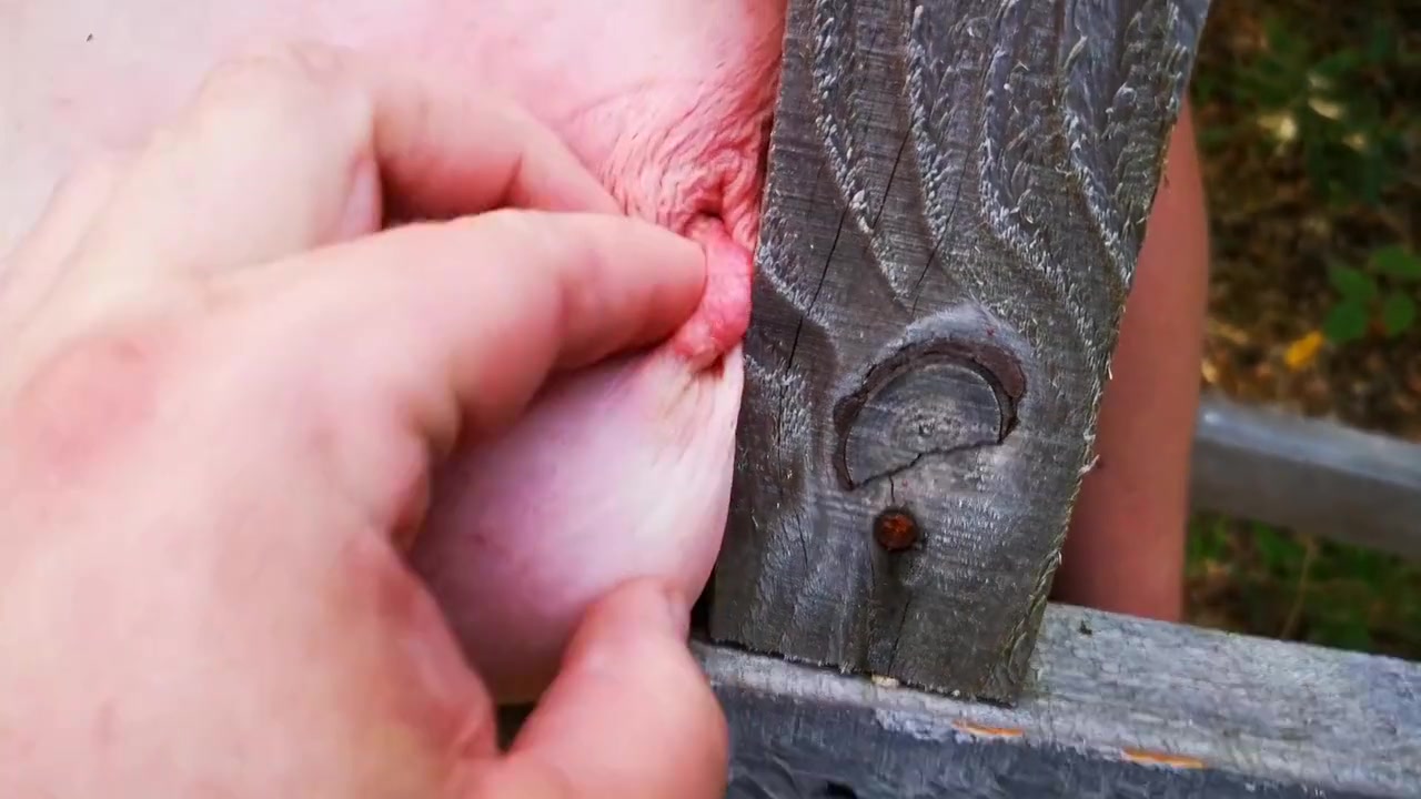 Rub Your Tits An That Wooden Ladder - German Dirty Talk