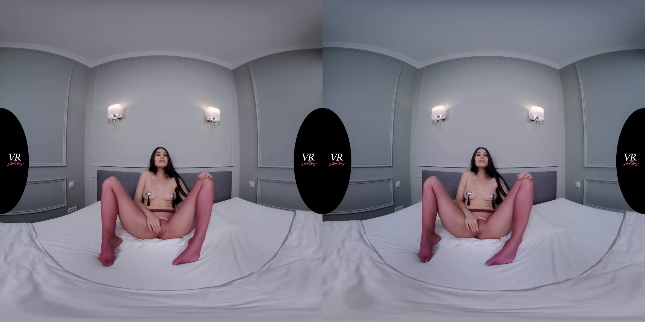 Vanessa’S First Vr Experience - Cute Brunette Solo