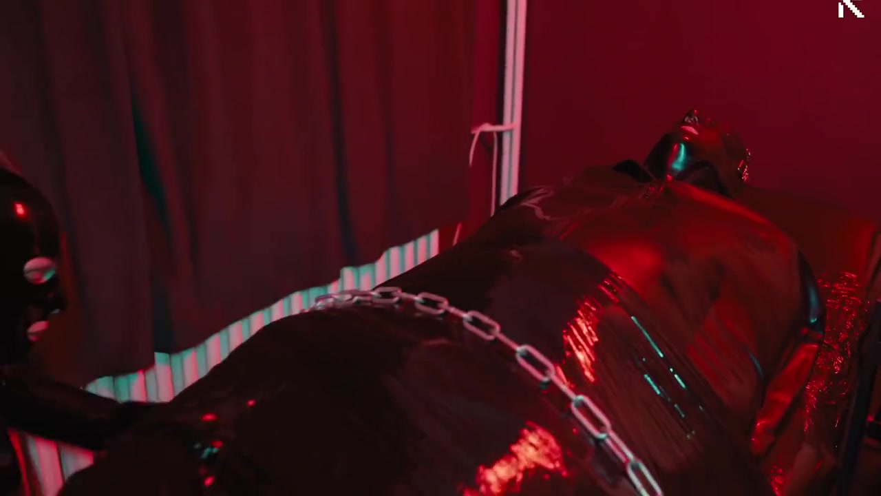 For The In Bodybag And Heavy Rubber Mask - Rubber Slave