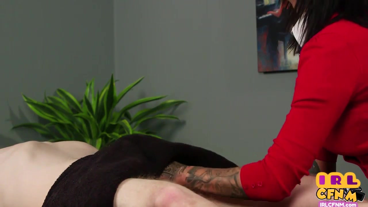 Euro CFNM MILF amateur giving handjob