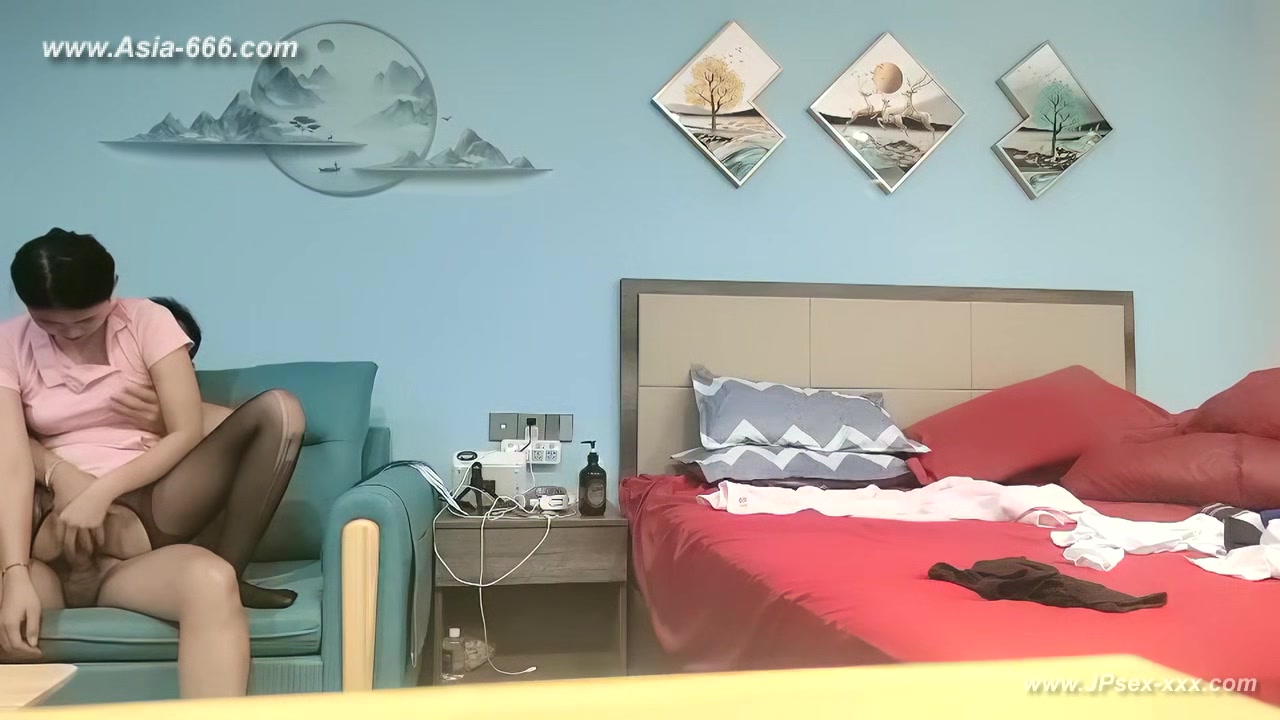 chinese man fucking callgirl in hotel.395