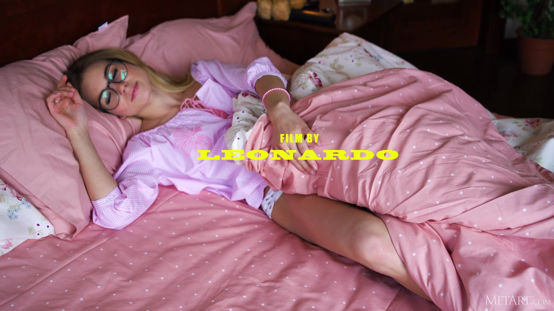 on Vacation - Lola Krit - Met-Art