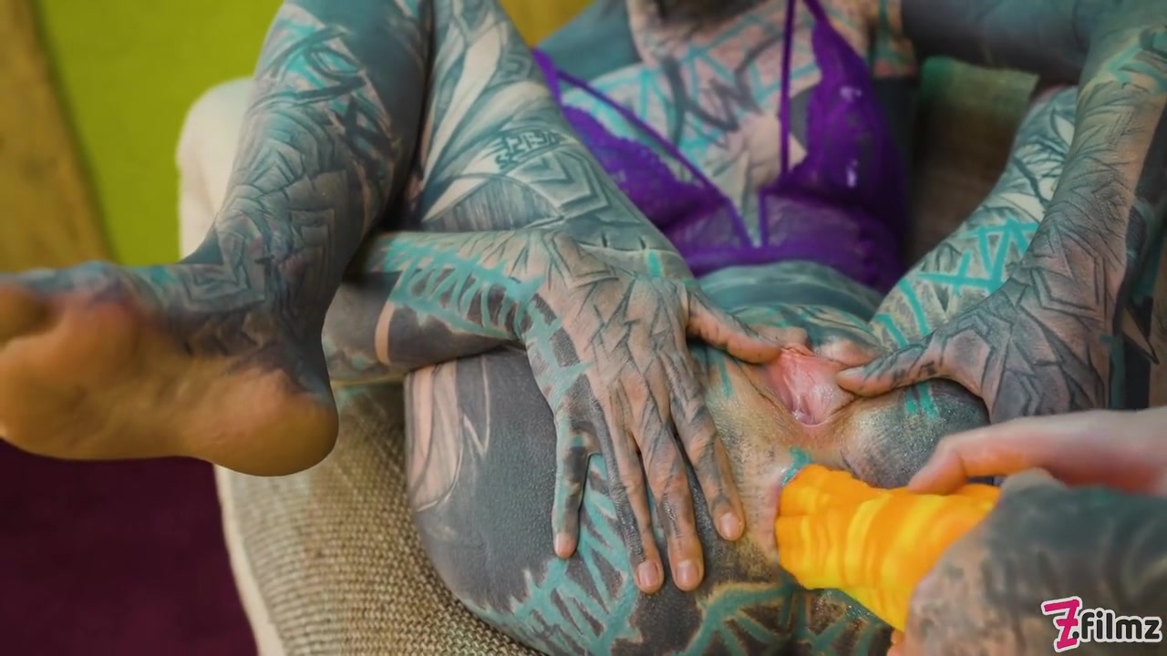 Boyfriends Secret Affair Fucking His Girlfriends Tattooed Friend