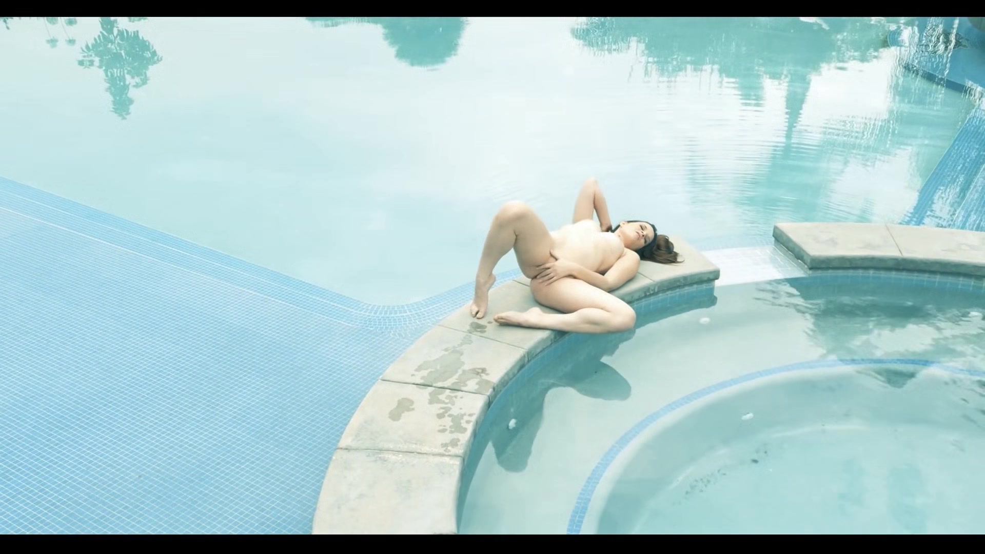 Jenna Ross Gets Fucked By The Pool