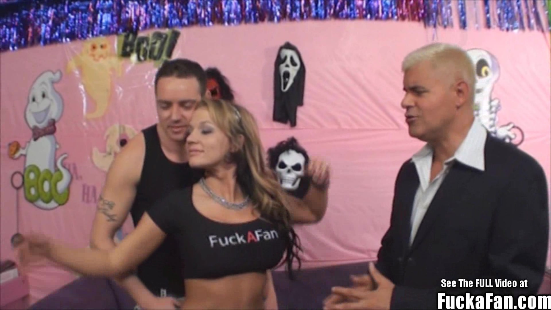 Nikki Sexxx Spooky Halloween Fuck A Fan
