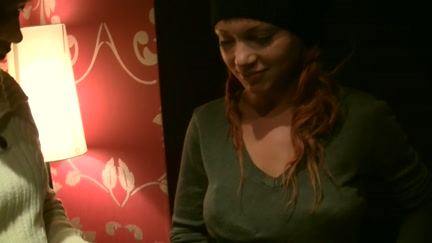 Foxy hotty sucks jocks in the restaurant