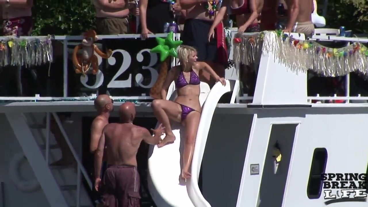 Hot Wet Party Cove Chicks - SpringbreakLife
