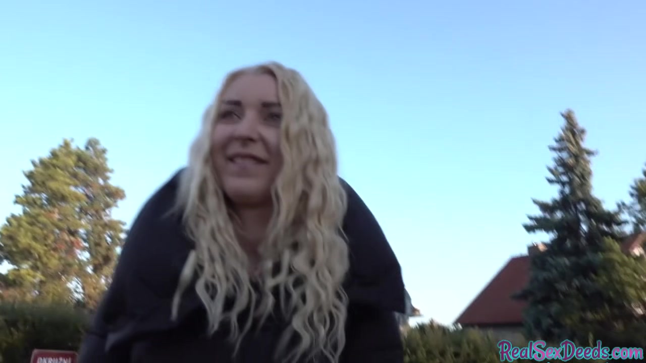 Pickedup euro babe sucking dick before fucking