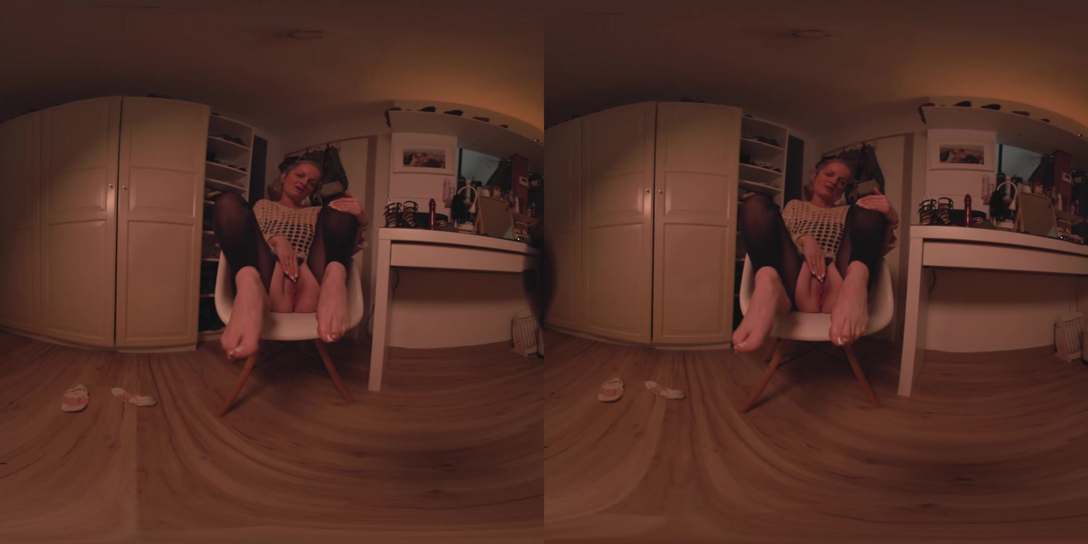 Masturbating In Heels - Sabdeluxe