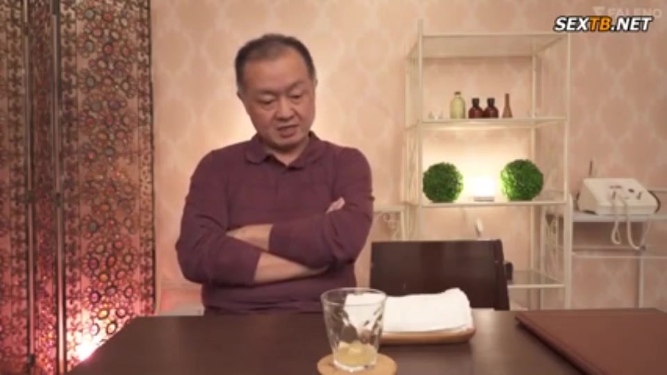 08255 Married woman x massage