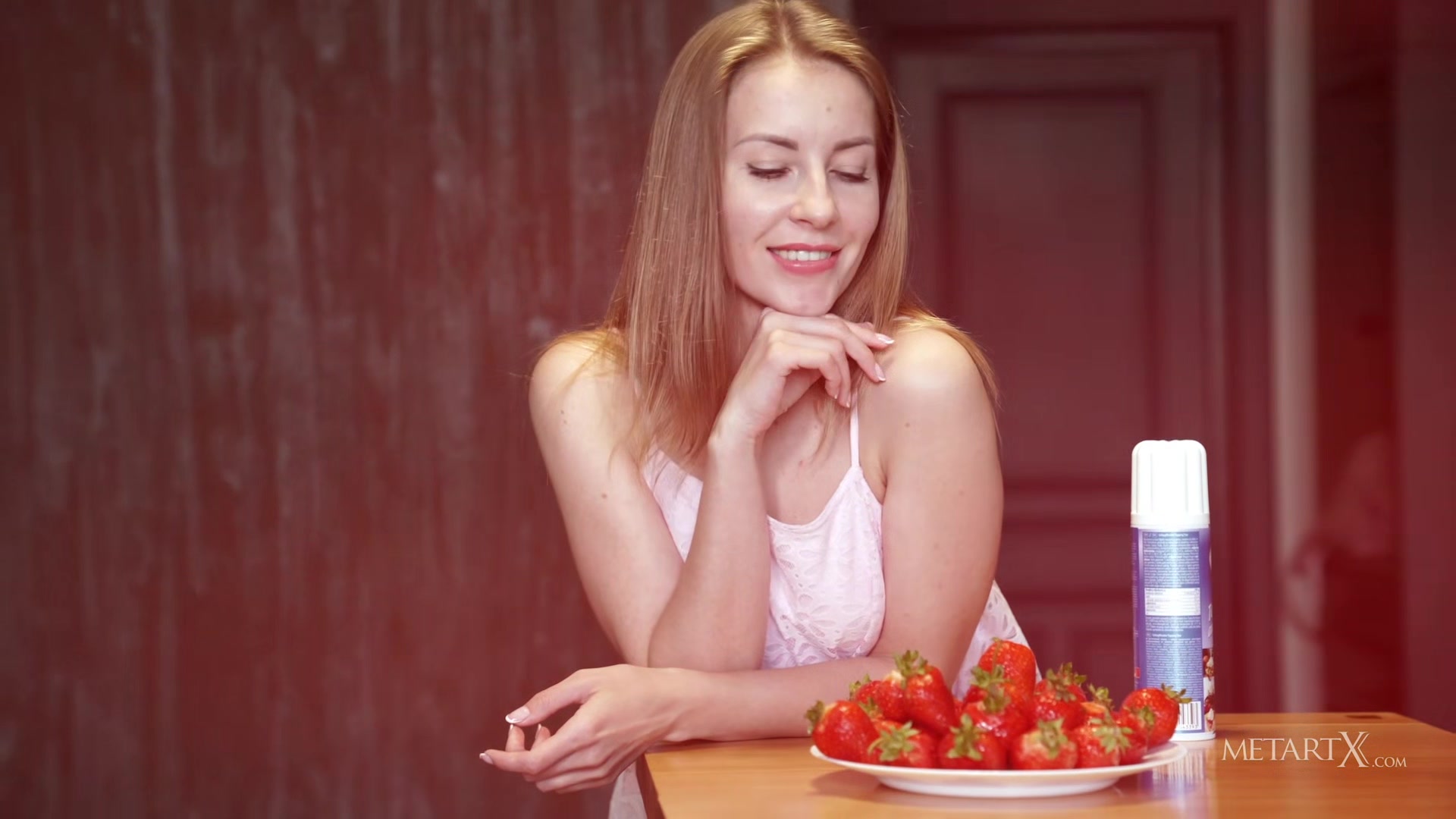 Strawberry - Bjorg Larson - MetartX