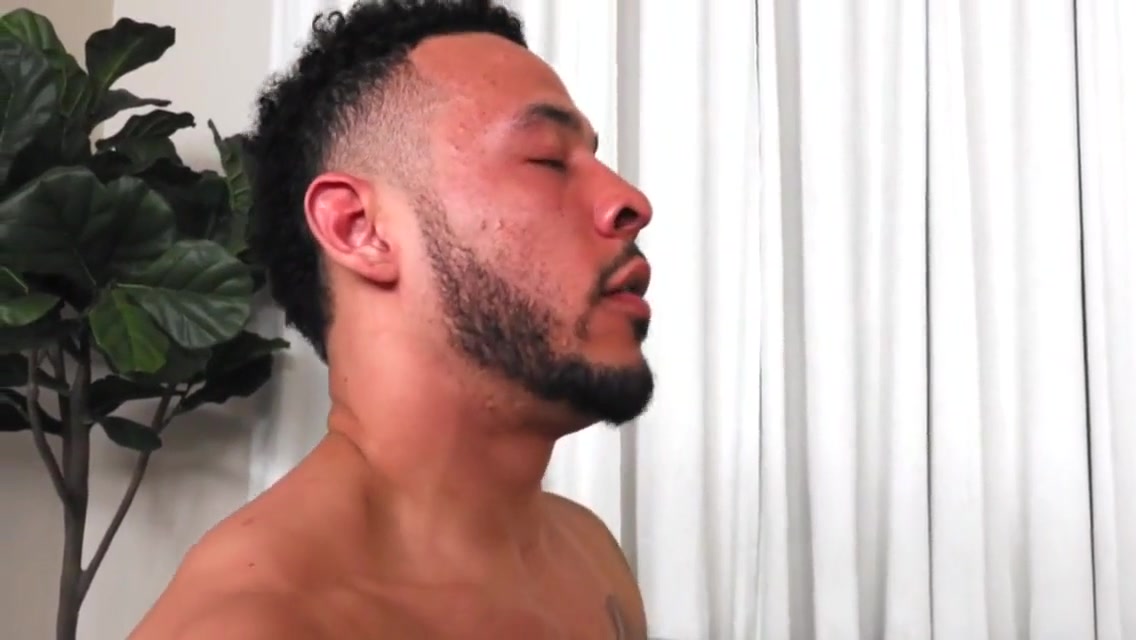 Black Debut Stud Wanking And Cumming In Solo Action 8 Min With Gay Porn