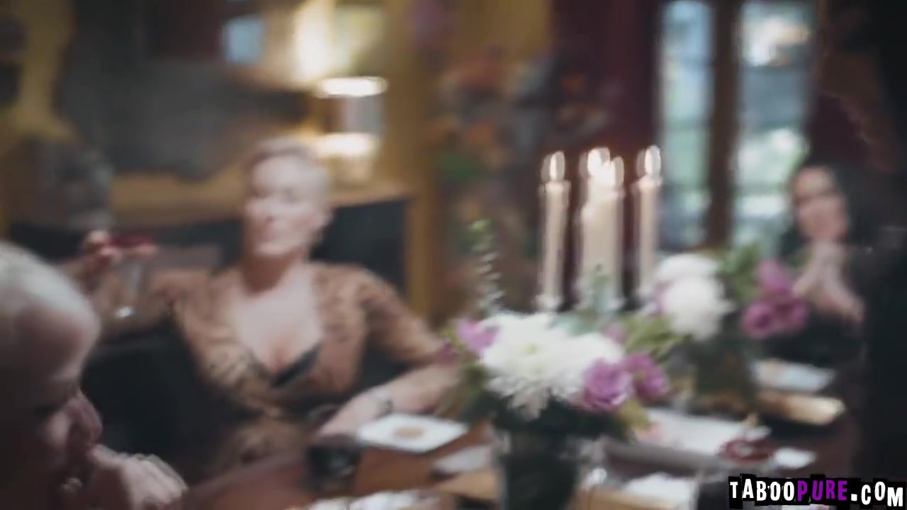 Reagans Guests Watches Her And Stepdaugter Gina As They