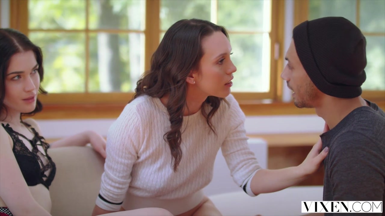 VIXEN Jade Nile Gets Help From Her Roommate To Open Her Boyfriends Eyes