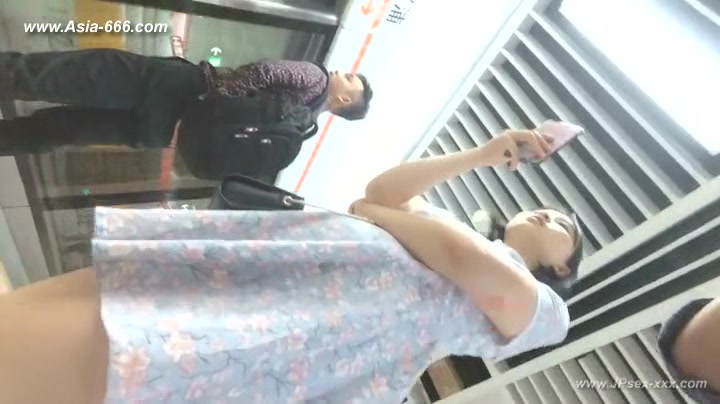 peeping chinese amateur upskirt.50