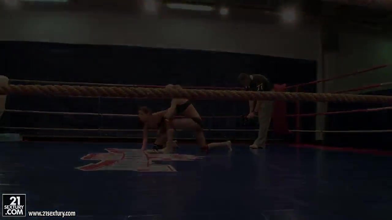 Angel Rivas and Niky Gold fighting to dominate in the backstage fighting clip