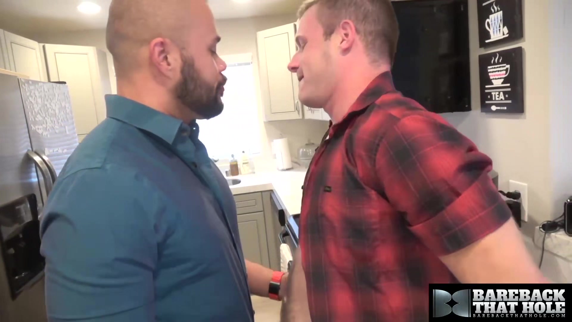 BAREBACKTHATHOLE Beefy Bearded Damien Kilauea Raw Fucks Brian Bonds
