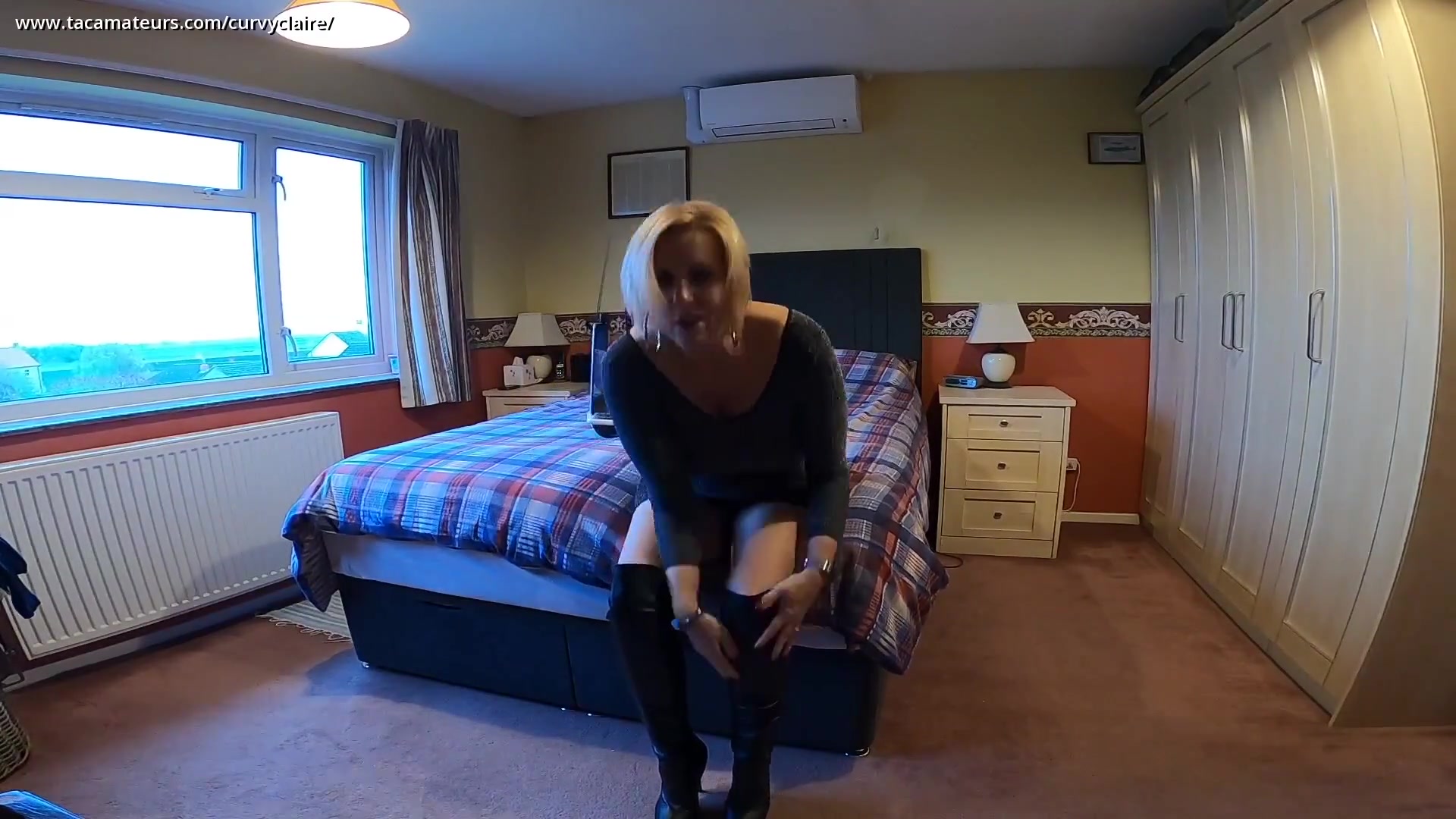 Solo Thigh Boot Fun Pt1 - CurvyClaire