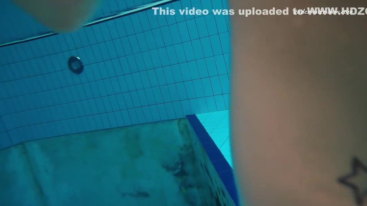 Swimsuit Babe Liza Bubarek Stripping Underwater