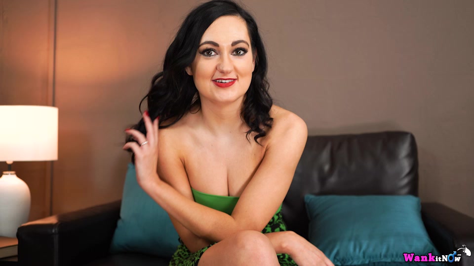 Bonnie - Dating Apps Work?! - Sexy Videos - WankitNow
