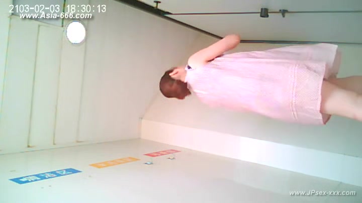 chinese girls go to toilet.82