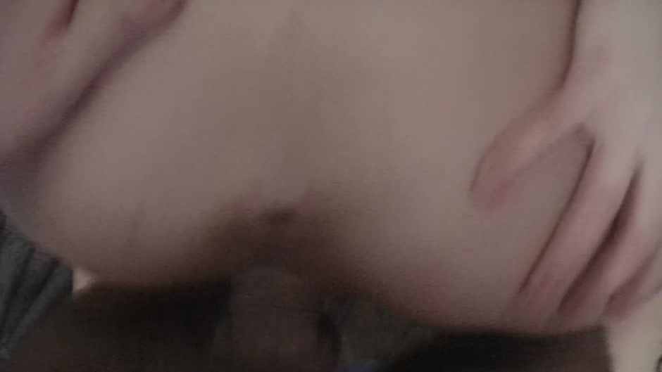 Logan in homemade porn showing a bitch humping her lover